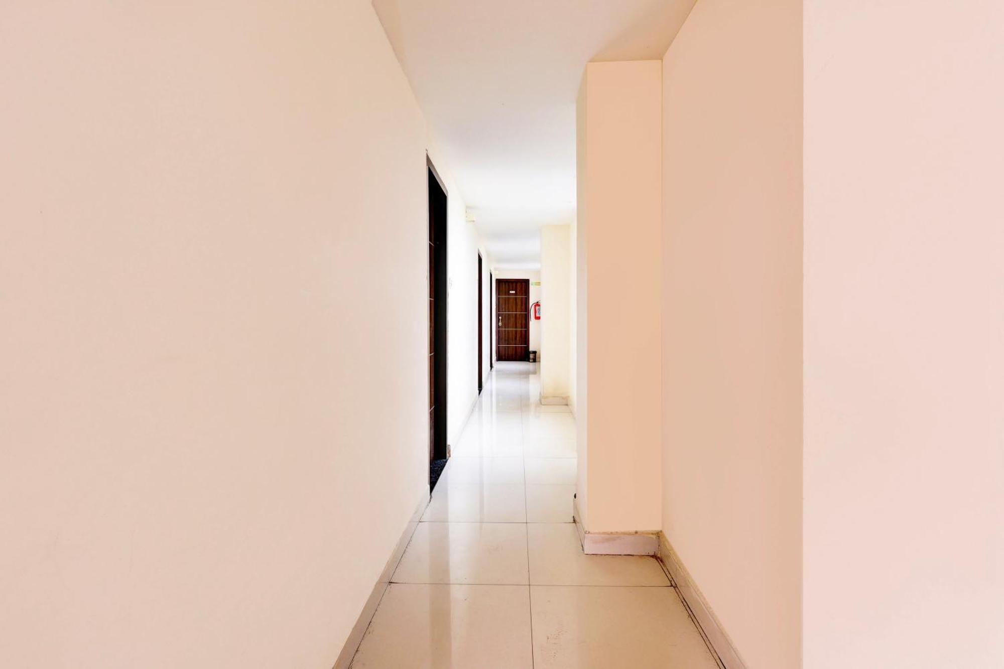 Super Hotel O Mahanadu Formerly Akshaya Bheemas Vijayawāda Εξωτερικό φωτογραφία