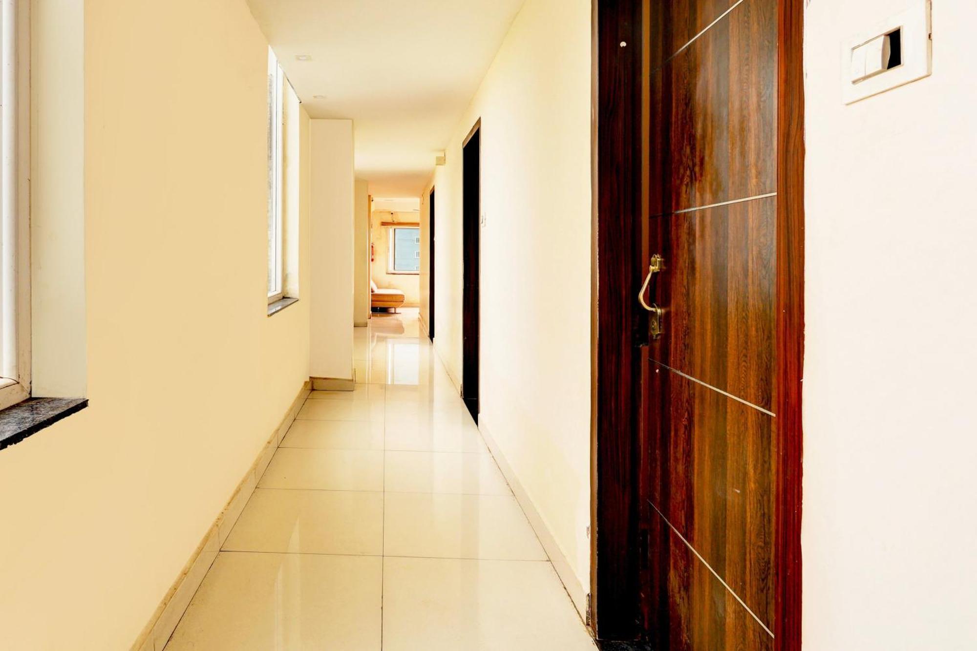 Super Hotel O Mahanadu Formerly Akshaya Bheemas Vijayawāda Εξωτερικό φωτογραφία